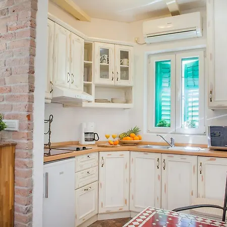 Laurus Appartement *