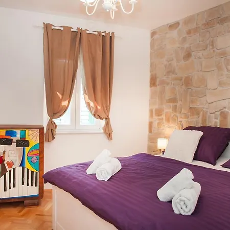 Apartments Laurus Sibenik